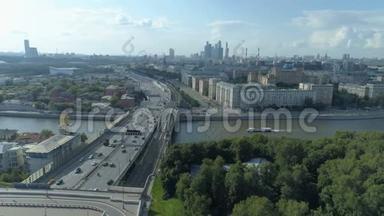 莫斯科Moskva河和<strong>第三</strong>条交通环路的鸟瞰图